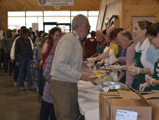Montrose community Thanksgiving dinner has 350 volunteers and is ready for Thanksgiving