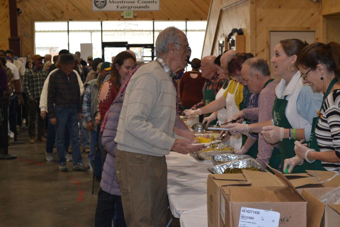 Montrose community Thanksgiving dinner has 350 volunteers and is ready for Thanksgiving