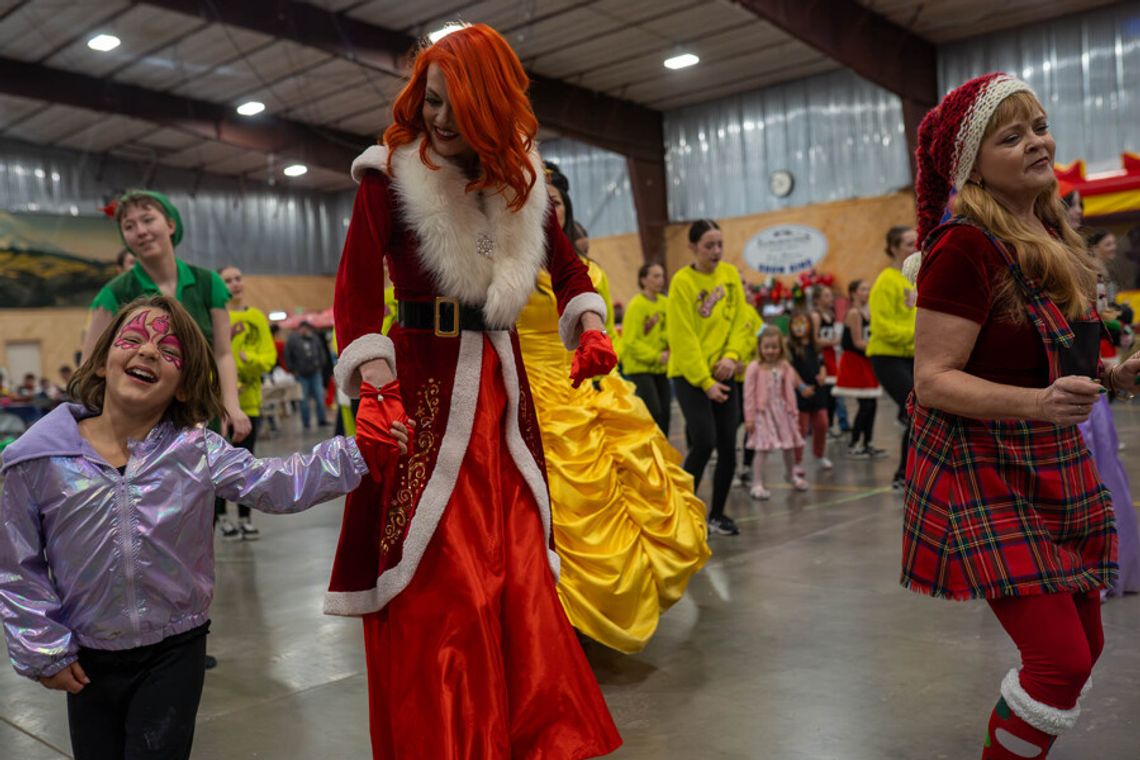 Mrs. Claus for a Cause serves 2,500 Montrose-area kids over the weekend